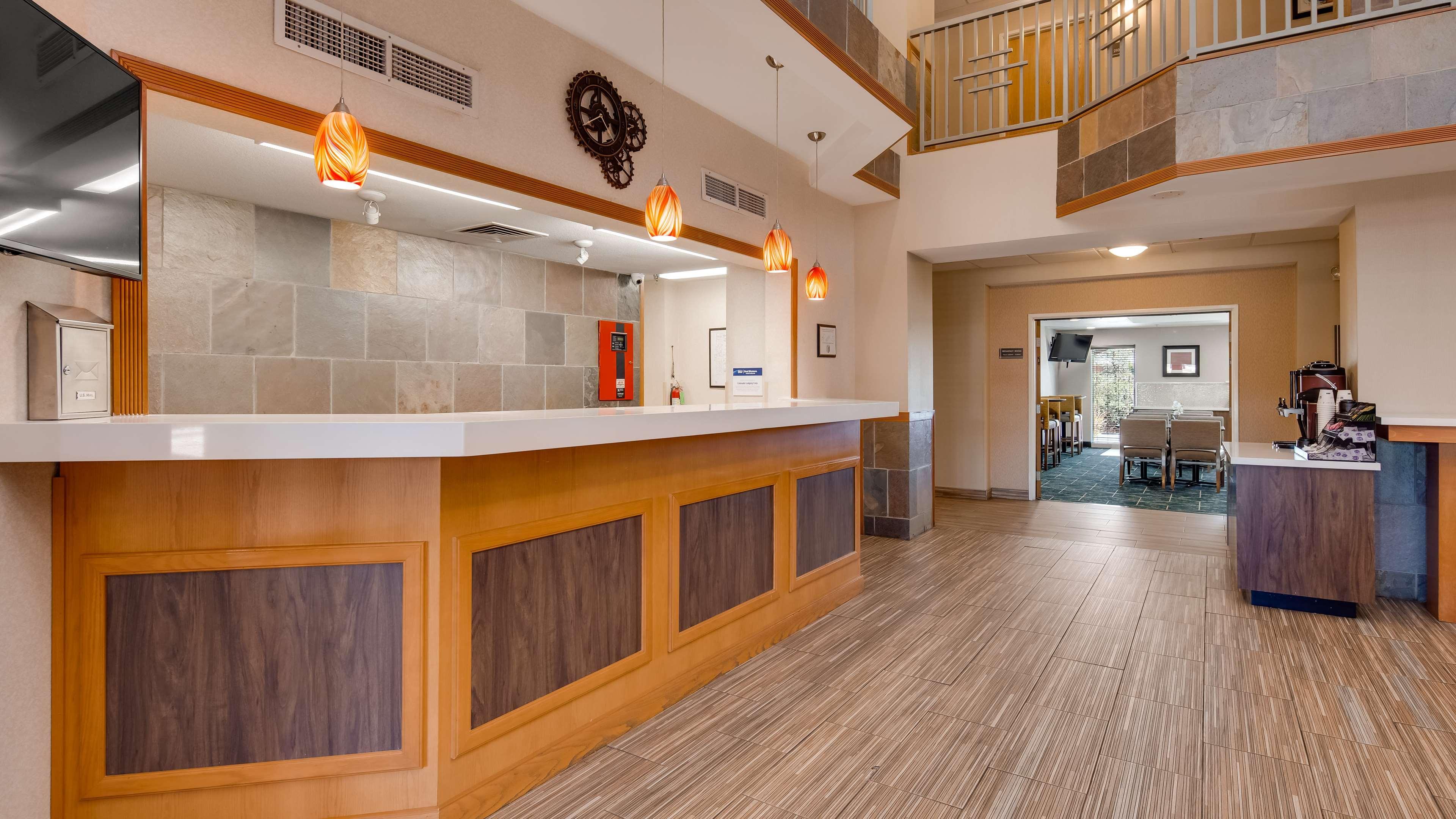 Best Western Plus Gateway Inn & Suites - Аврора Экстерьер фото